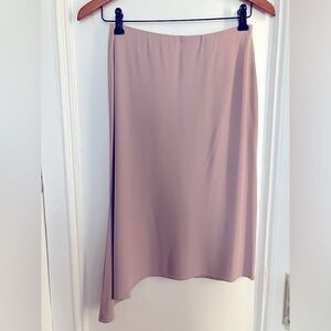 Asymmetrical stretchy skirt